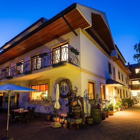 Pension Julia & Haus Elisabeth - Wallner'S Hofheuriger & Weinhof Mörbisch am See Eksteriør bilde