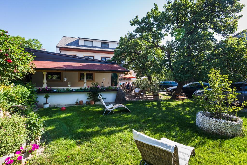 Pension Julia & Haus Elisabeth - Wallner'S Hofheuriger & Weinhof Mörbisch am See Eksteriør bilde
